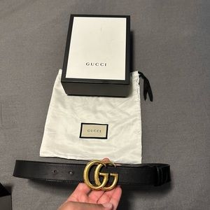 Gucci leather belt double g buckle